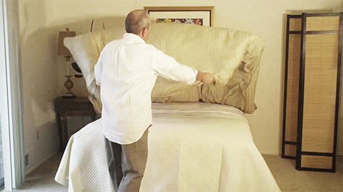 How To Easily Stuff A Down Comforter Inside Duvet Cover Once Your Duvet Cover Is Stuffed Shake It From The Foot